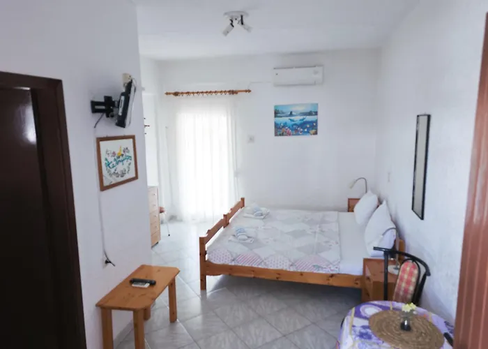 Alexandra Apartment *